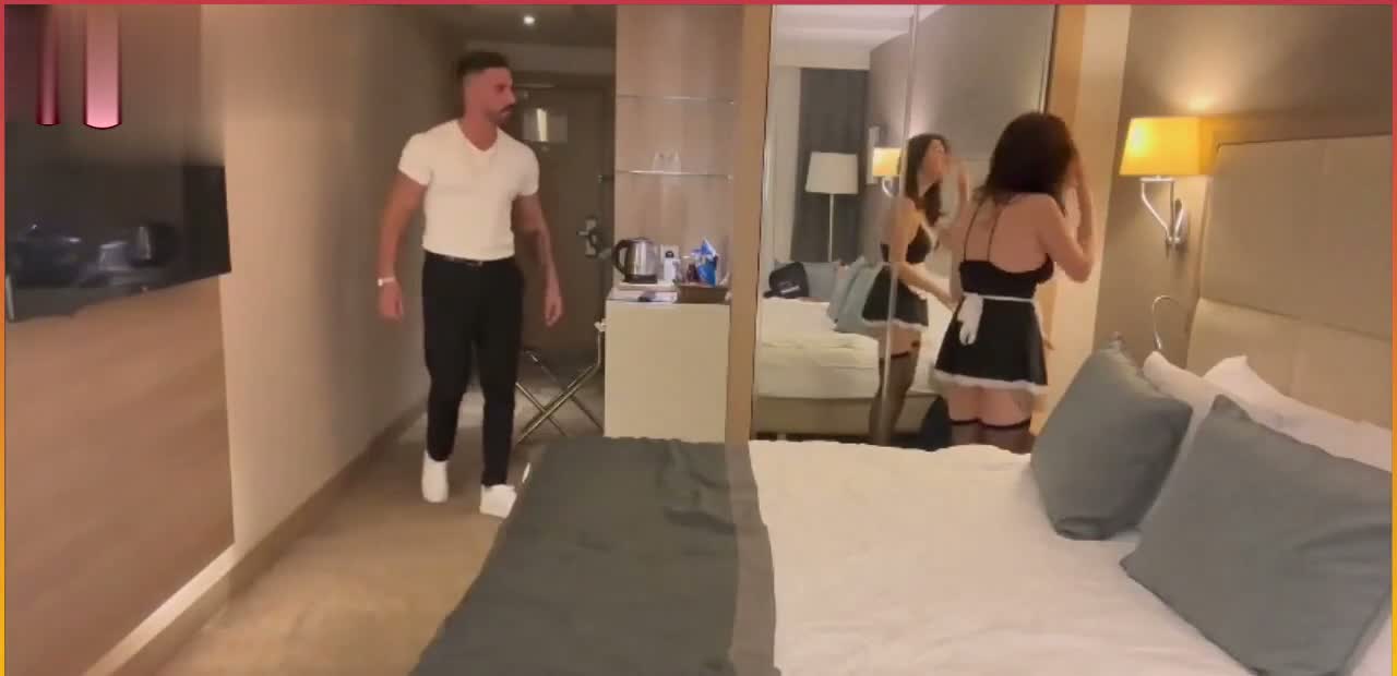 Athelina porno izle Otelde hizmetçiyi domaltıyor